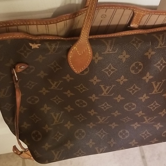Authentic Louis Vuitton MM Neverful - Picture 3 of 8